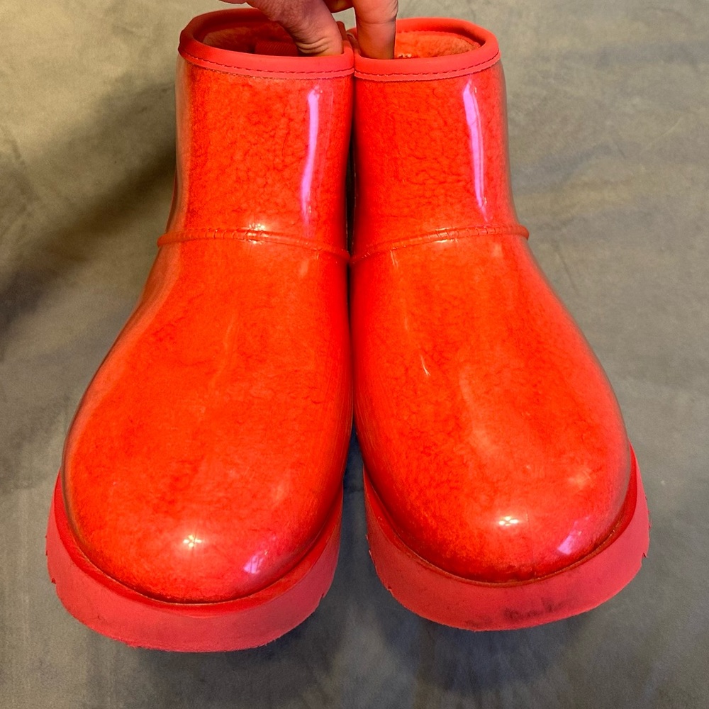 UGG Women's Glossy Red Short Rain Boot - Picture 9 of 11